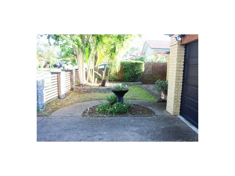 1 Kew Close, Forest Lake QLD 4078