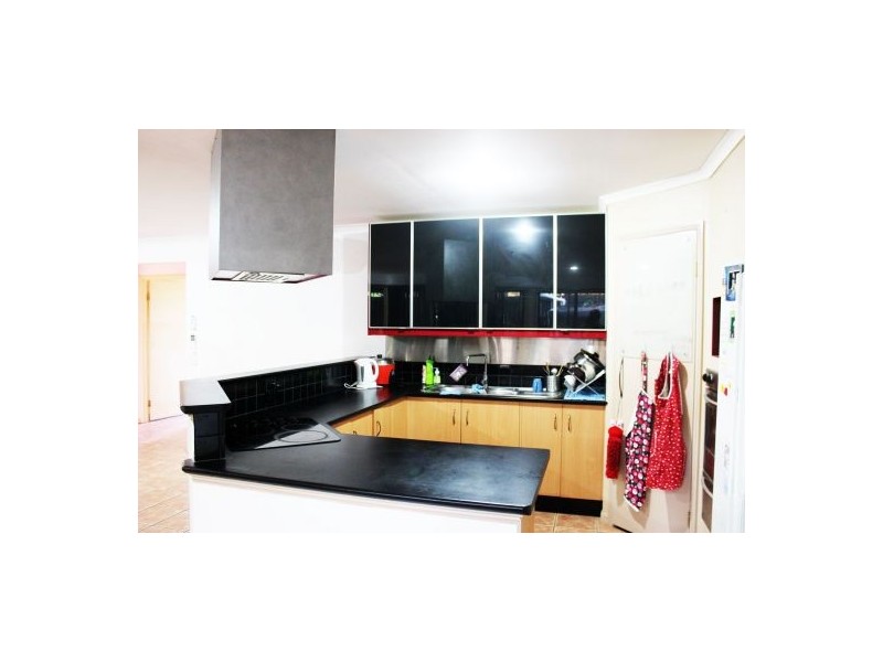1 Kew Close, Forest Lake QLD 4078