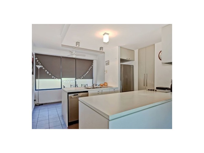 304/25 Dix street, Redcliffe QLD 4020