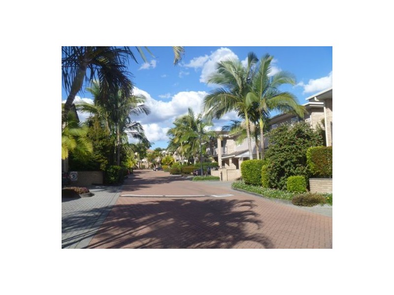 16 Arcadia Street, Eight Mile Plains QLD 4113