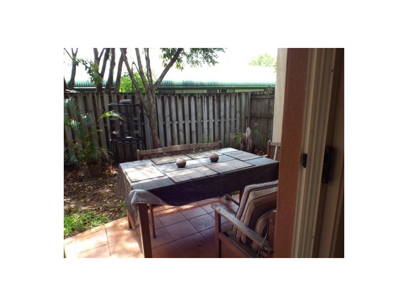 U32 / 1 Warbler parade, Varsity Lakes QLD 4227