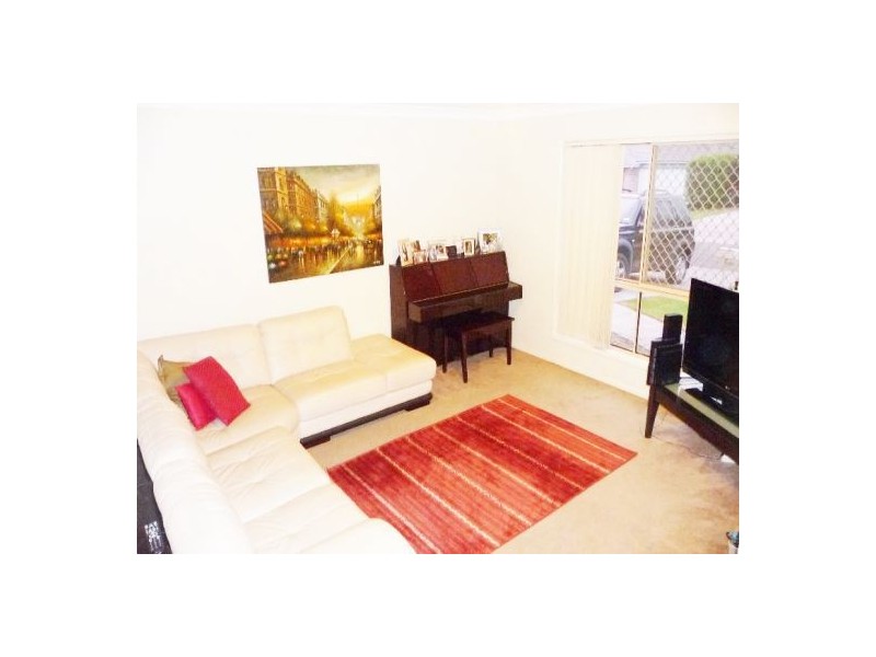 18 Karajini Cres, Parkinson QLD 4115