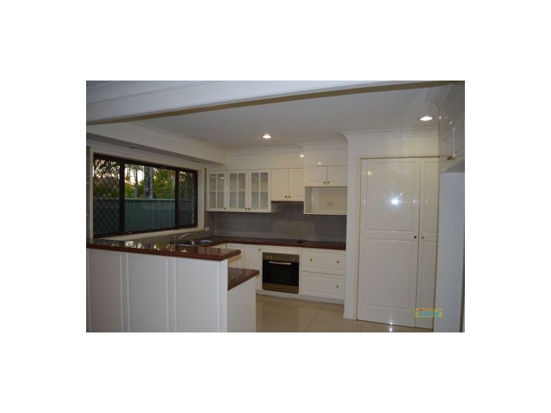 404 Warrigal Road, Eight Mile Plains QLD 4113