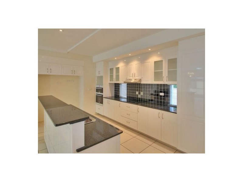 16 Cornell CL, Regents Park QLD 4118