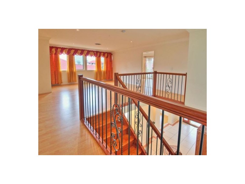 16 Cornell CL, Regents Park QLD 4118