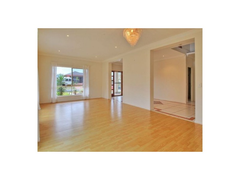 16 Cornell CL, Regents Park QLD 4118