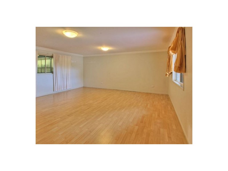 16 Cornell CL, Regents Park QLD 4118
