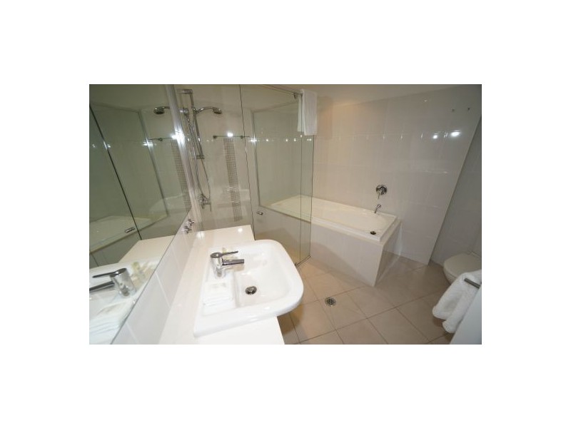 2 Activa Way, Hope Island QLD 4212