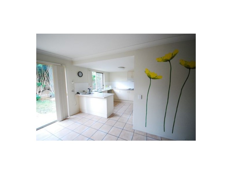 8 Manor Street, Eight Mile Plains QLD 4113