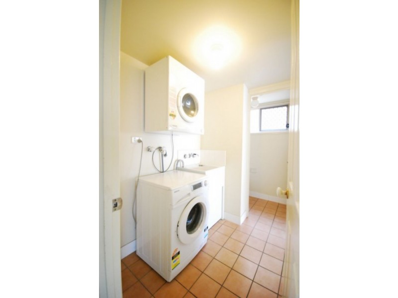 8 Manor Street, Eight Mile Plains QLD 4113