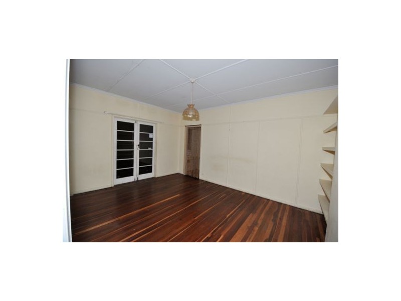 9 Ootana St, Chapel Hill QLD 4069