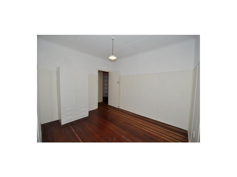 9 Ootana St, Chapel Hill QLD 4069