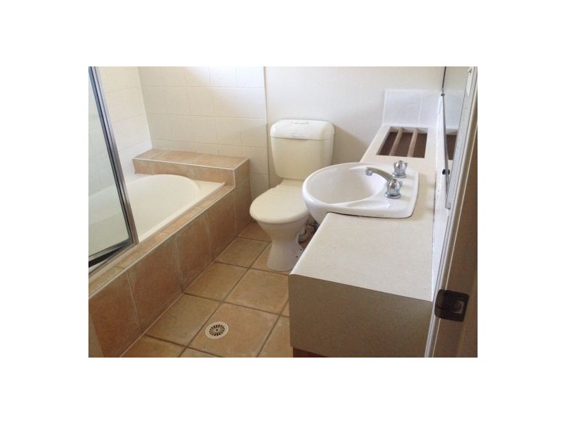 8. Buckingham Place, Eight Mile Plains QLD 4113