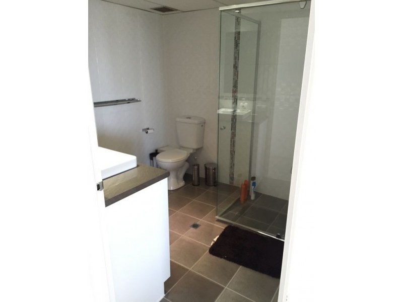 77 Brighton parade, Southport QLD 4215