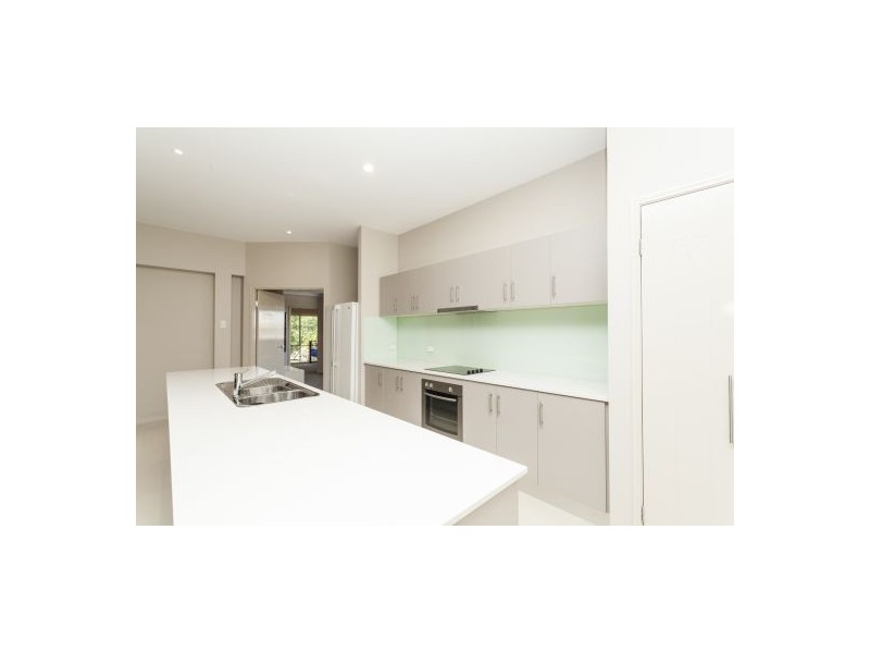 4 Rainlily Cres, Upper Coomera QLD 4209