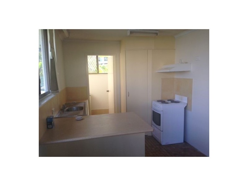 77 Brighton parade, Southport QLD 4215