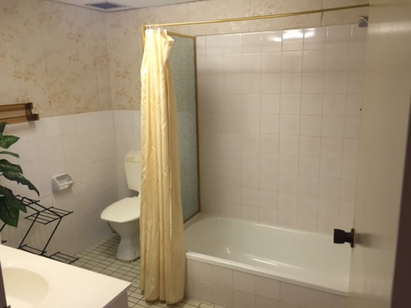 77 Brighton Pde, Southport QLD 4215