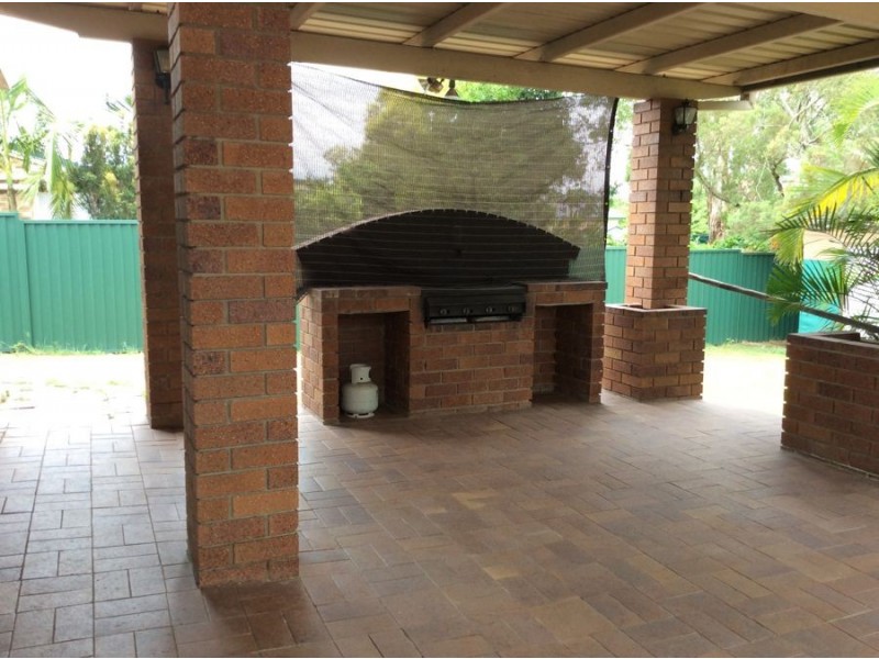 14 Vansittart Rd, Regents Park QLD 4118