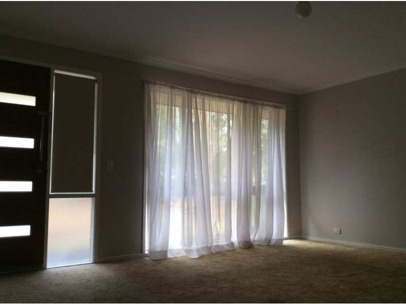 14 Vansittart Rd, Regents Park QLD 4118