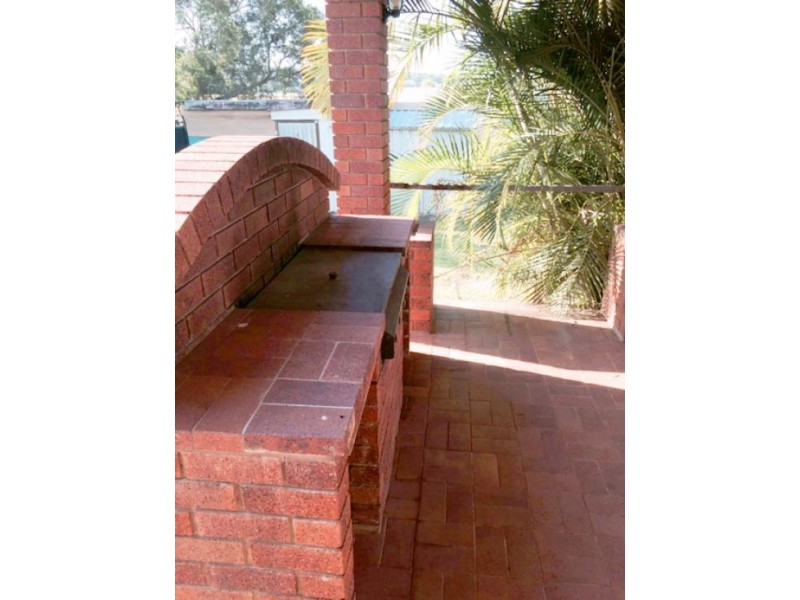 14 Vansittart Rd, Regents Park QLD 4118