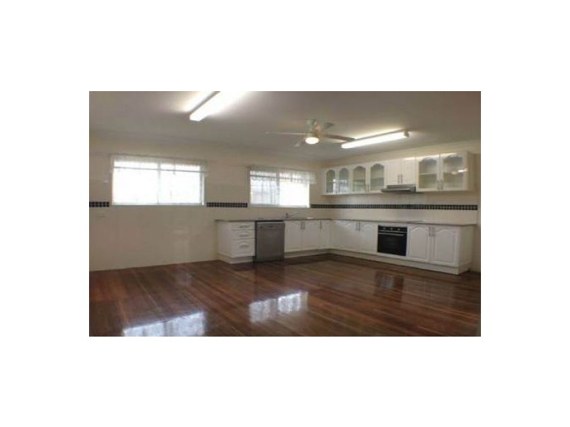 4. Elizabeth St, Toowong QLD 4066
