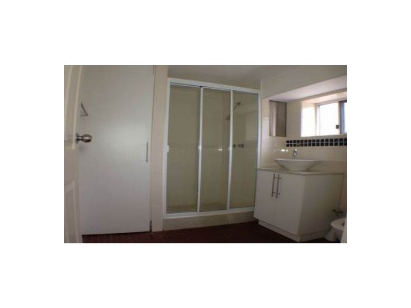 4. Elizabeth St, Toowong QLD 4066