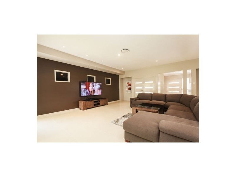 4 Rainlily Crescent, Upper Coomera QLD 4209