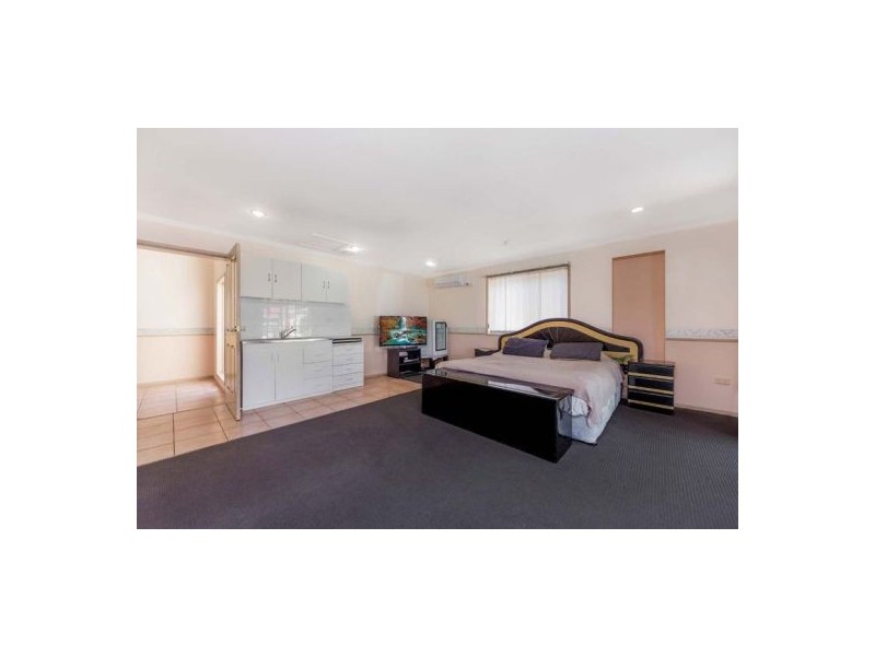 16 Hibbertia St, Springwood QLD 4127