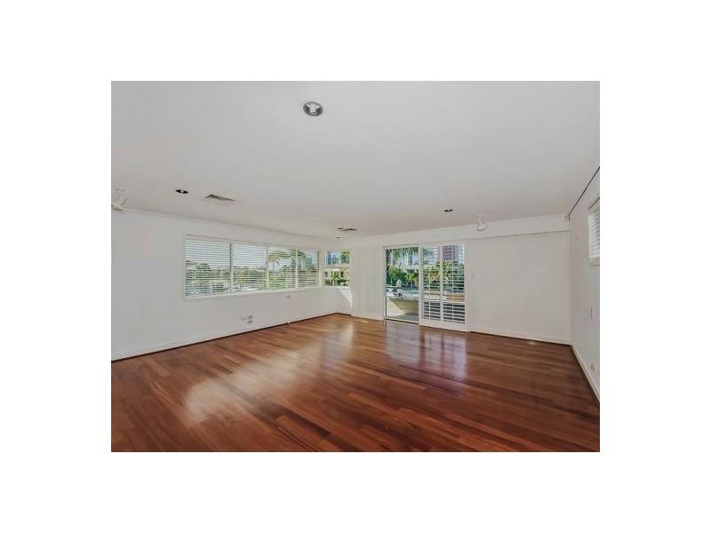 9 Midshipman Court, Surfers Paradise QLD 4217