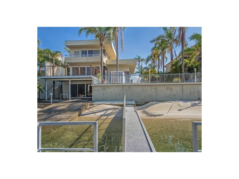 9 Midshipman Court, Surfers Paradise QLD 4217