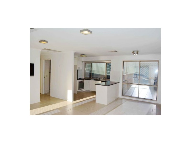 1 Peppertree St, Sinnamon Park QLD 4073