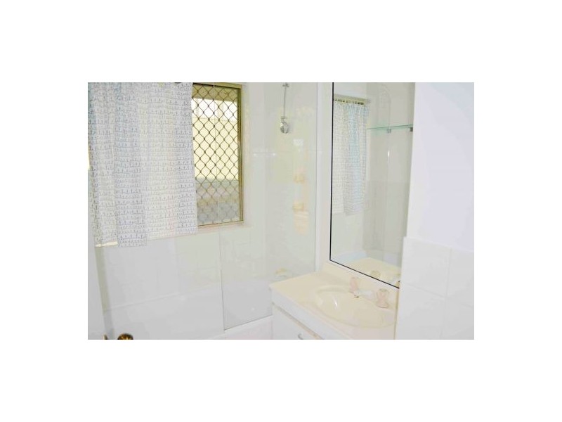 1 Peppertree St, Sinnamon Park QLD 4073