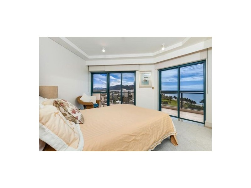 36/181 The Esplanade, Cairns North QLD 4870