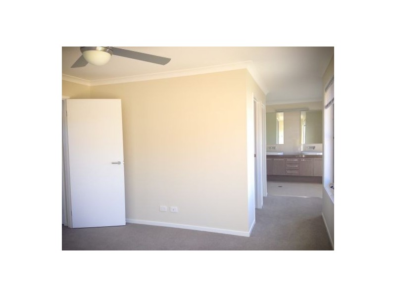 34 Curlew Street, Upper Kedron QLD 4055