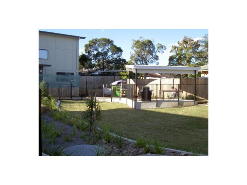 Tri-Level23 /11 portia st, Kingston QLD 4114