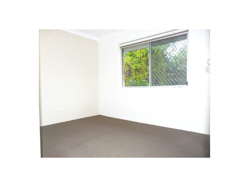 16 Hydrabad Street, Regents Park QLD 4118