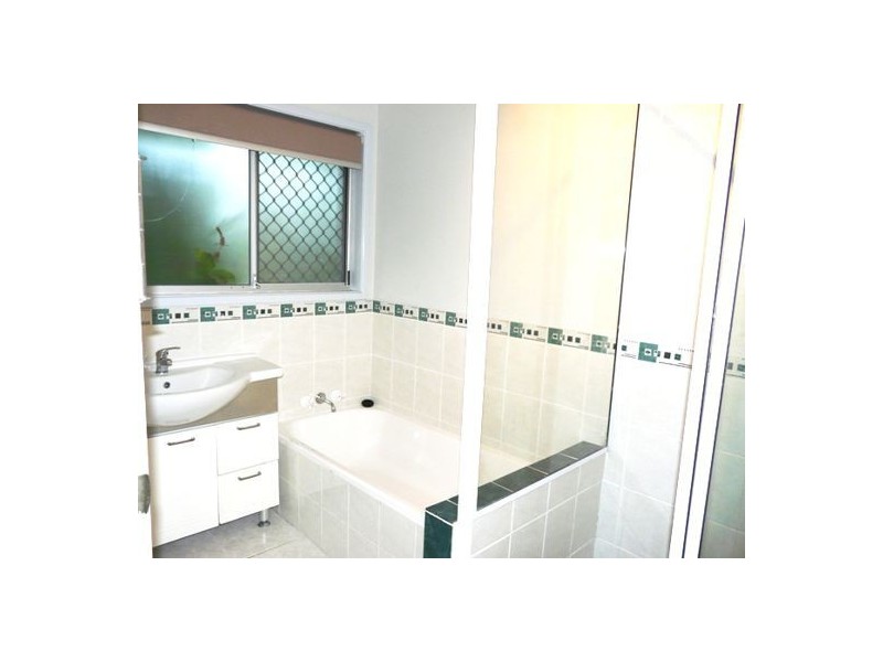 16 Hydrabad Street, Regents Park QLD 4118