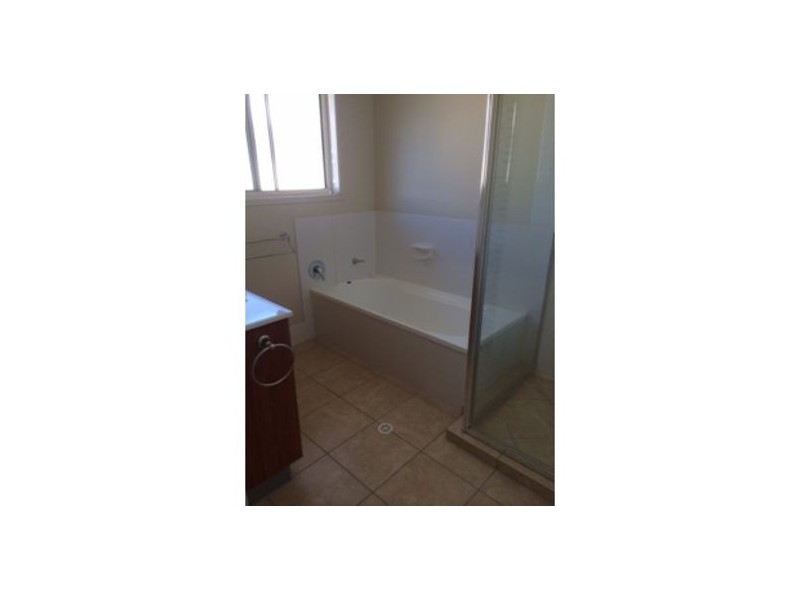 40/11 Pyranees, Calamvale QLD 4116