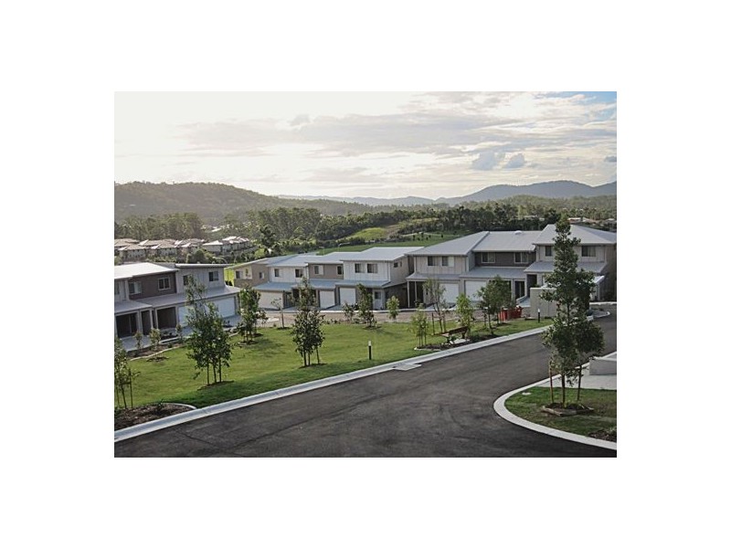 # / 2 Toohey street, Pacific Pines QLD 4211