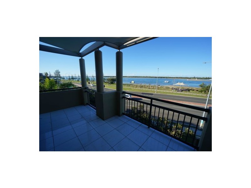 392-398 Marine Parade, Labrador QLD 4215