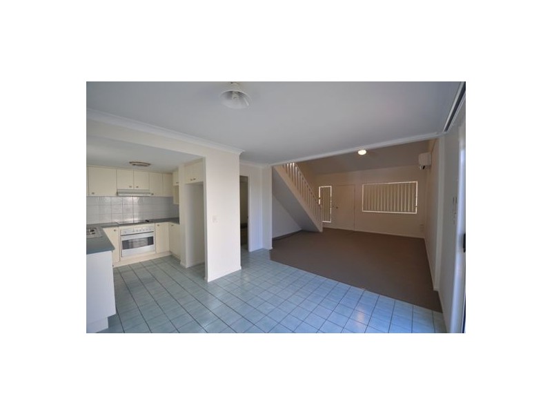 8a/21 Stanton Rd, Tingalpa QLD 4173