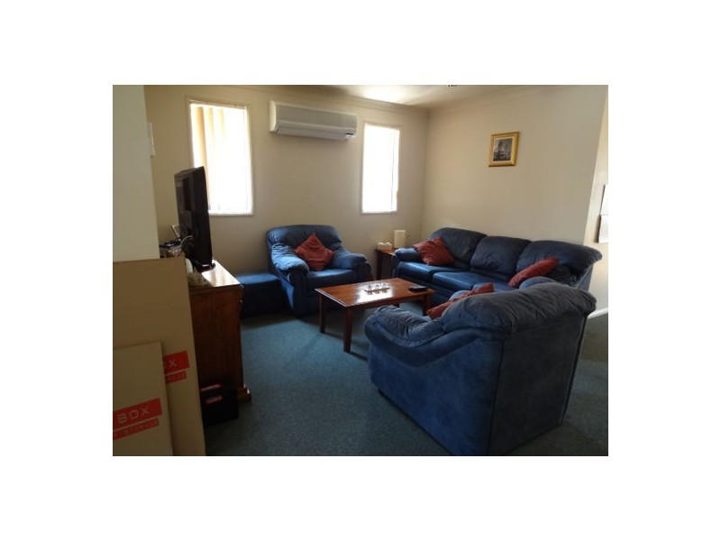 20, BROWN, Labrador QLD 4215