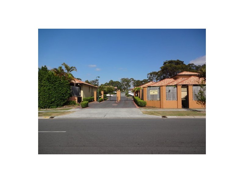 20/ BROWN, Labrador QLD 4215