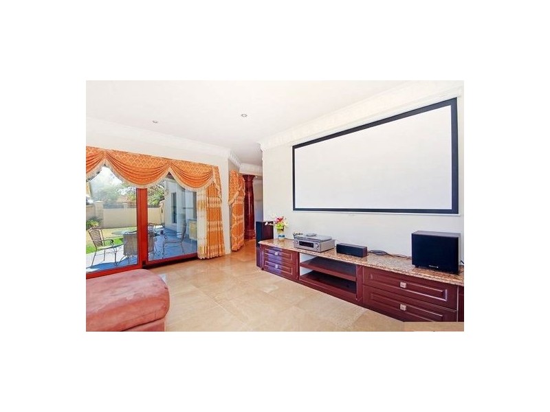 1 Amber Close, Eight Mile Plains QLD 4113