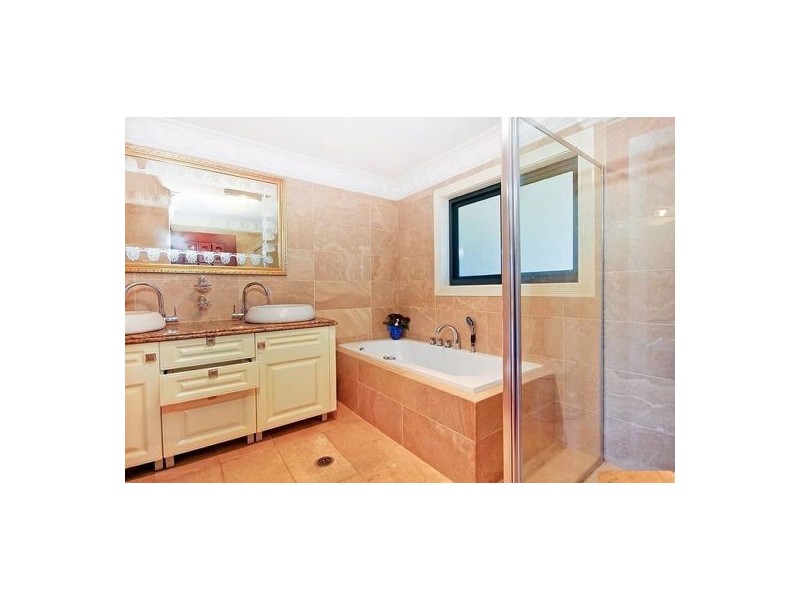 1 Amber Close, Eight Mile Plains QLD 4113