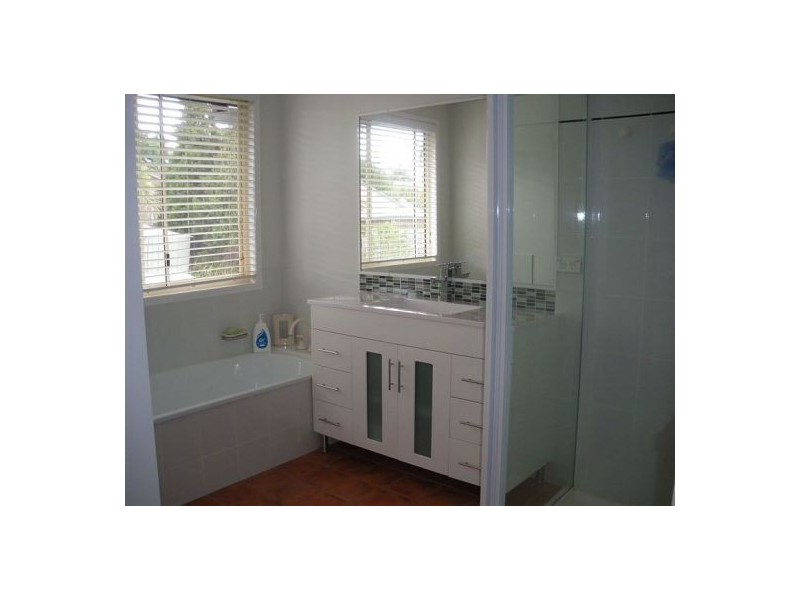 9. Gwandalan St, Eight Mile Plains QLD 4113