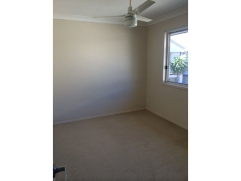 6/11 Pyranees, Calamvale QLD 4116
