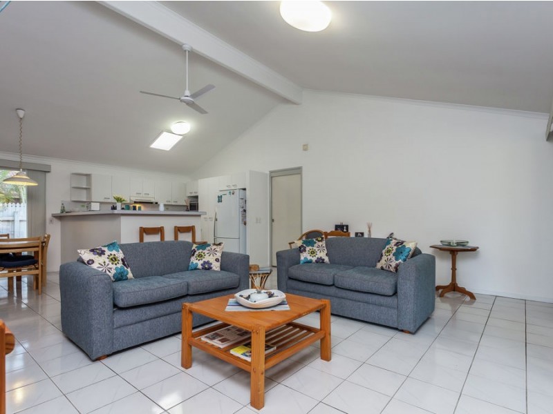 4 Mattes Place, Meadowbrook QLD 4131