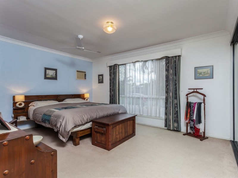 4 Mattes Place, Meadowbrook QLD 4131