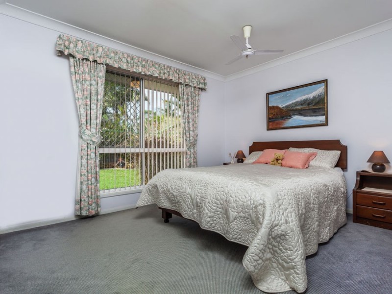 4 Mattes Place, Meadowbrook QLD 4131